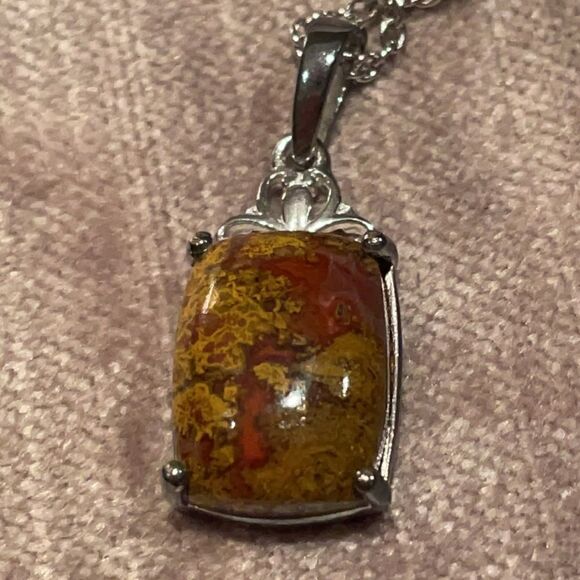 Dainty Red Seam African Agate Set in a Sterling Silver Pendant Necklace NWOTS - Picture 8 of 10